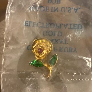 Harriet Carter vintage 24ke rose pin new but old in package